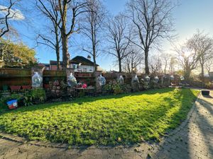 Photo 43- click for photo gallery